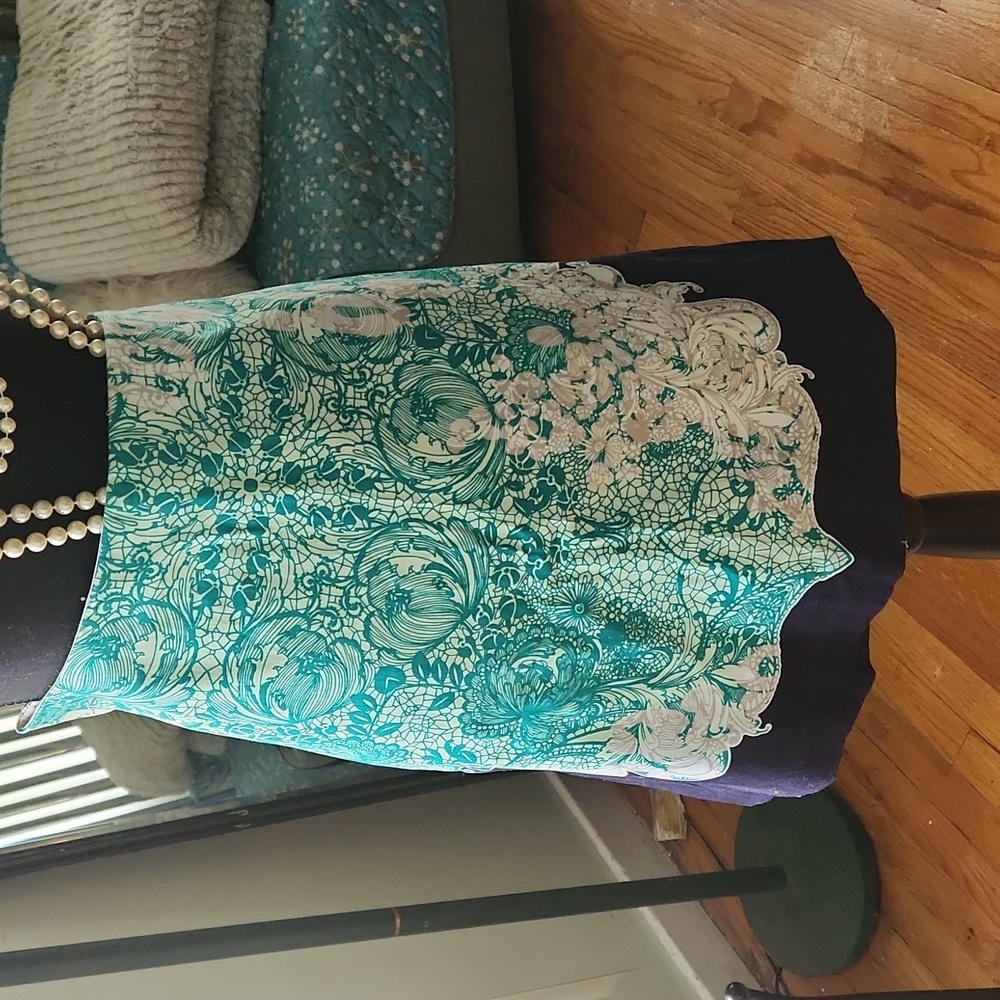 Beautiful skirt.